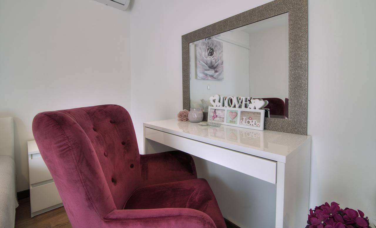 Lola Apartment *