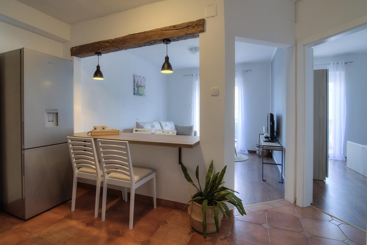 Lola Apartment *