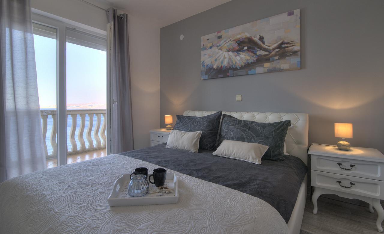 Lola Apartment *