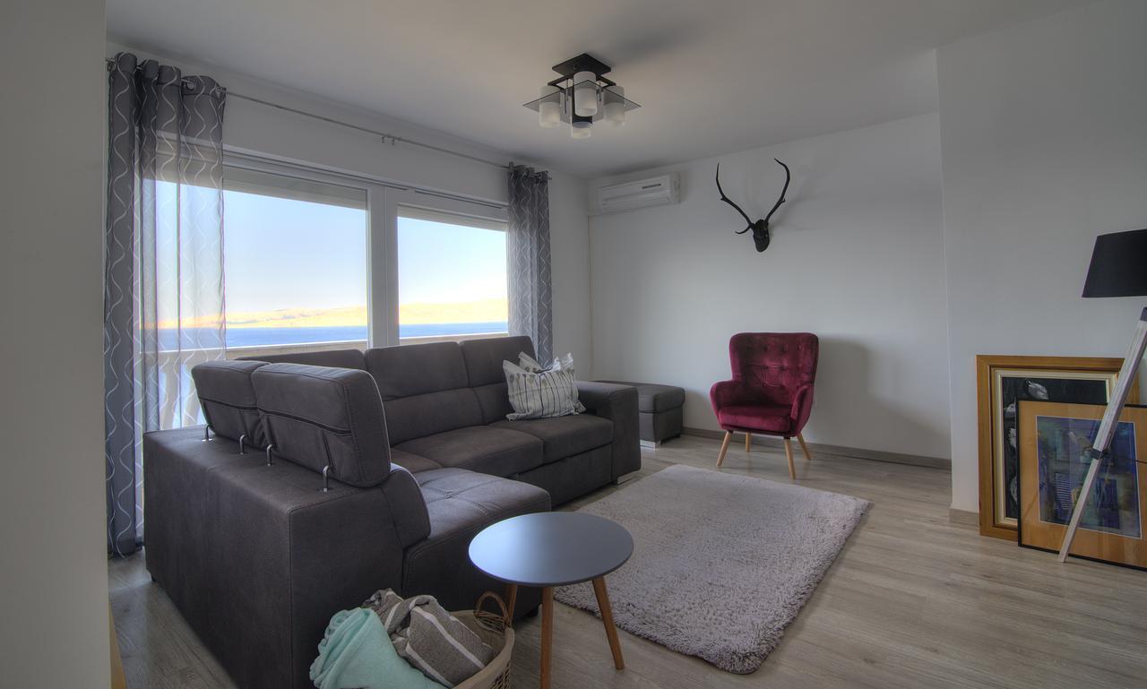 Apartment Lola *